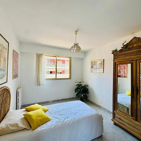 Beautiful 2 Bedroom Port - 5 Min To Beaches Appartement Nice